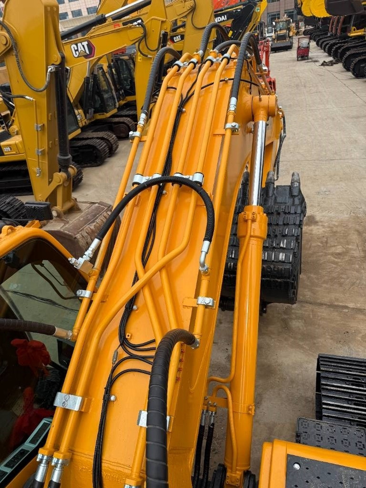 Hyundai 305LC-9T - Crawler excavator: picture 5 Hyundai 305LC-9T - Crawler excavator: picture 5