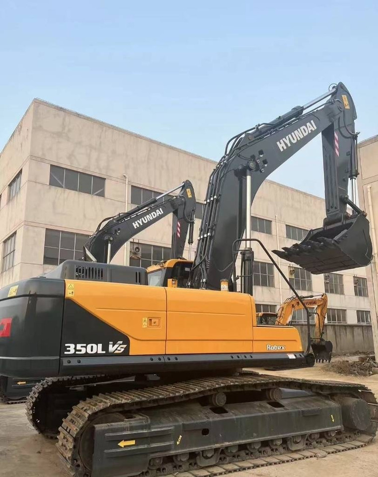 Hyundai 305LC - Crawler excavator: picture 1 Hyundai 305LC - Crawler excavator: picture 1