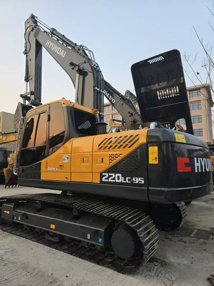 Hyundai R 220-9 S - Crawler excavator: picture 3 Hyundai R 220-9 S - Crawler excavator: picture 3