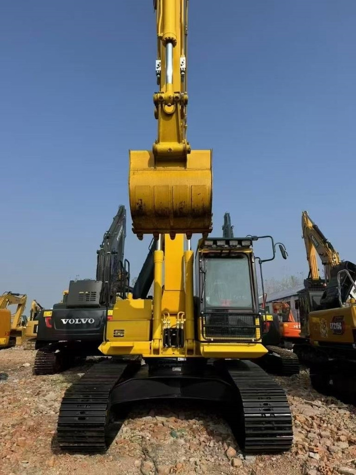 Komatsu 220-8 - Crawler excavator: picture 3 Komatsu 220-8 - Crawler excavator: picture 3