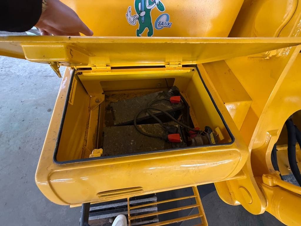 Komatsu 350 - Crawler excavator: picture 4 Komatsu 350 - Crawler excavator: picture 4