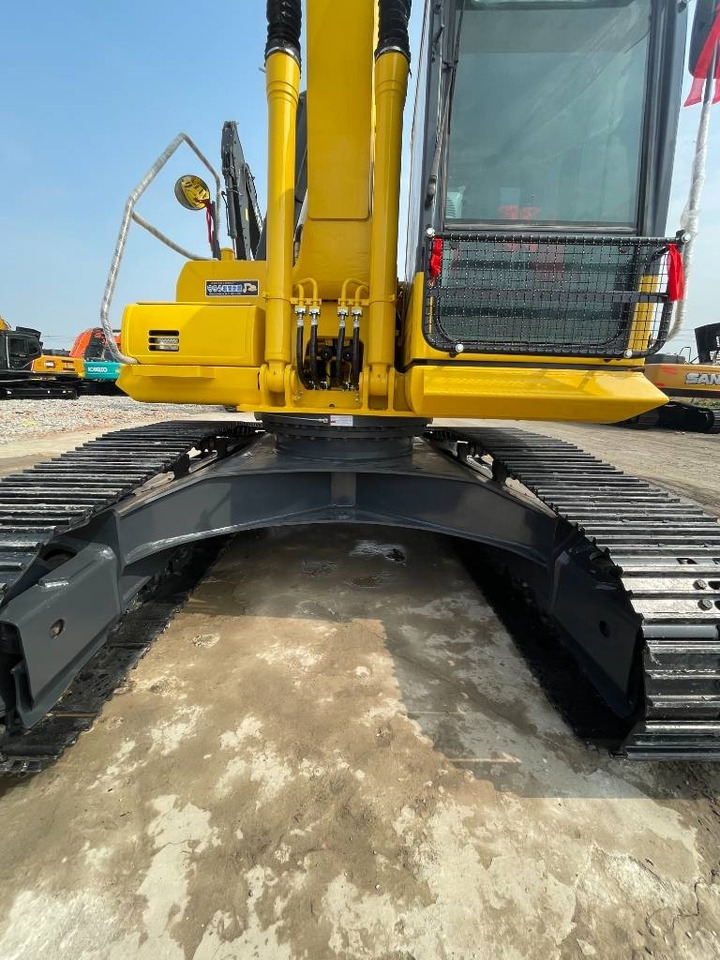 Komatsu PC 220-8 - Crawler excavator: picture 2 Komatsu PC 220-8 - Crawler excavator: picture 2