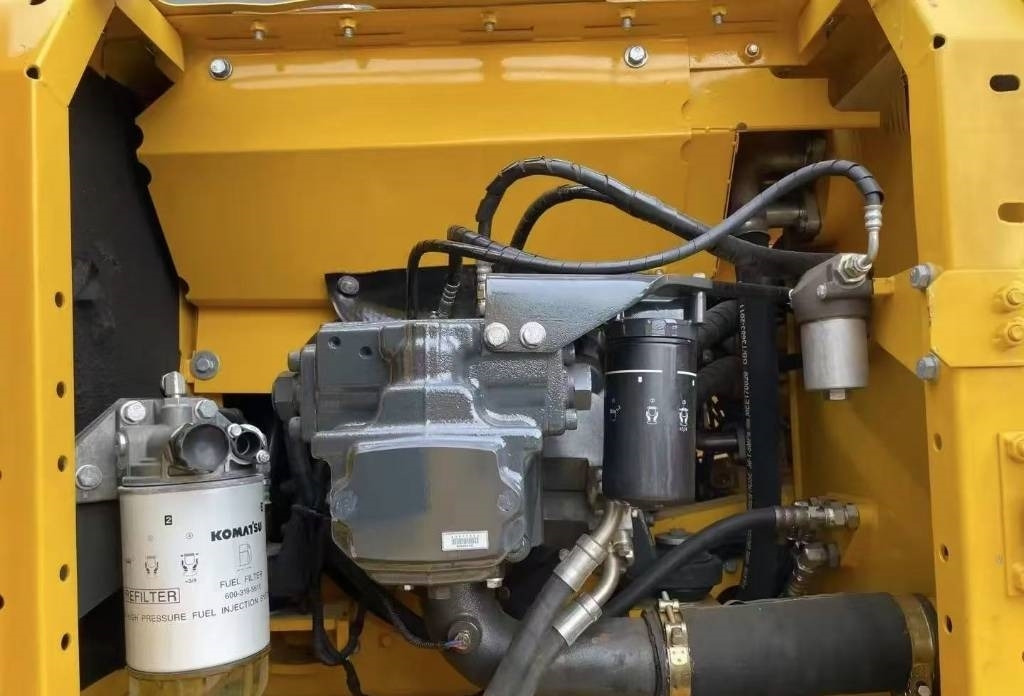 Komatsu PC 240 - Crawler excavator: picture 5 Komatsu PC 240 - Crawler excavator: picture 5