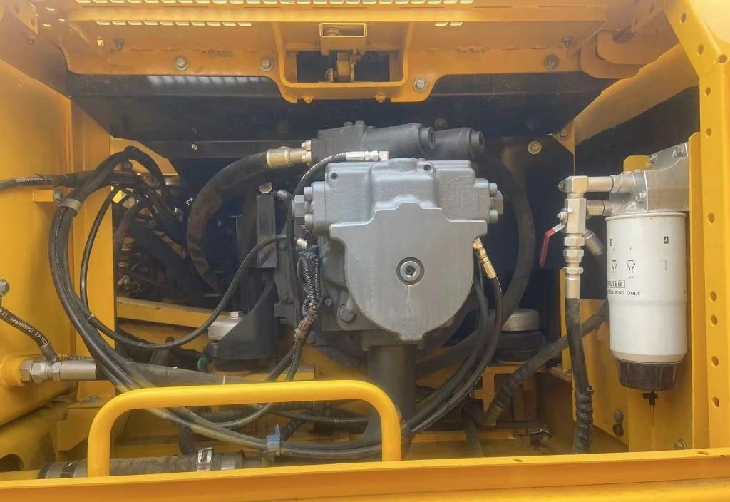 Komatsu PC 400 - Crawler excavator: picture 5 Komatsu PC 400 - Crawler excavator: picture 5