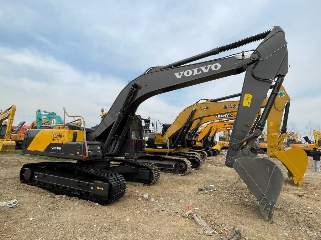 Crawler excavator Volvo EC240D: picture 7