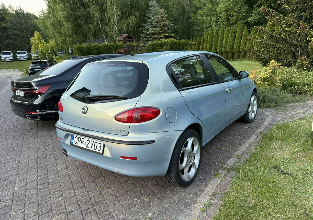 Alfa Romeo 147 Alfa Romeo 147 Klima 1.9 jtd-140KM - Hatchback: picture 3 Alfa Romeo 147 Alfa Romeo 147 Klima 1.9 jtd-140KM - Hatchback: picture 3