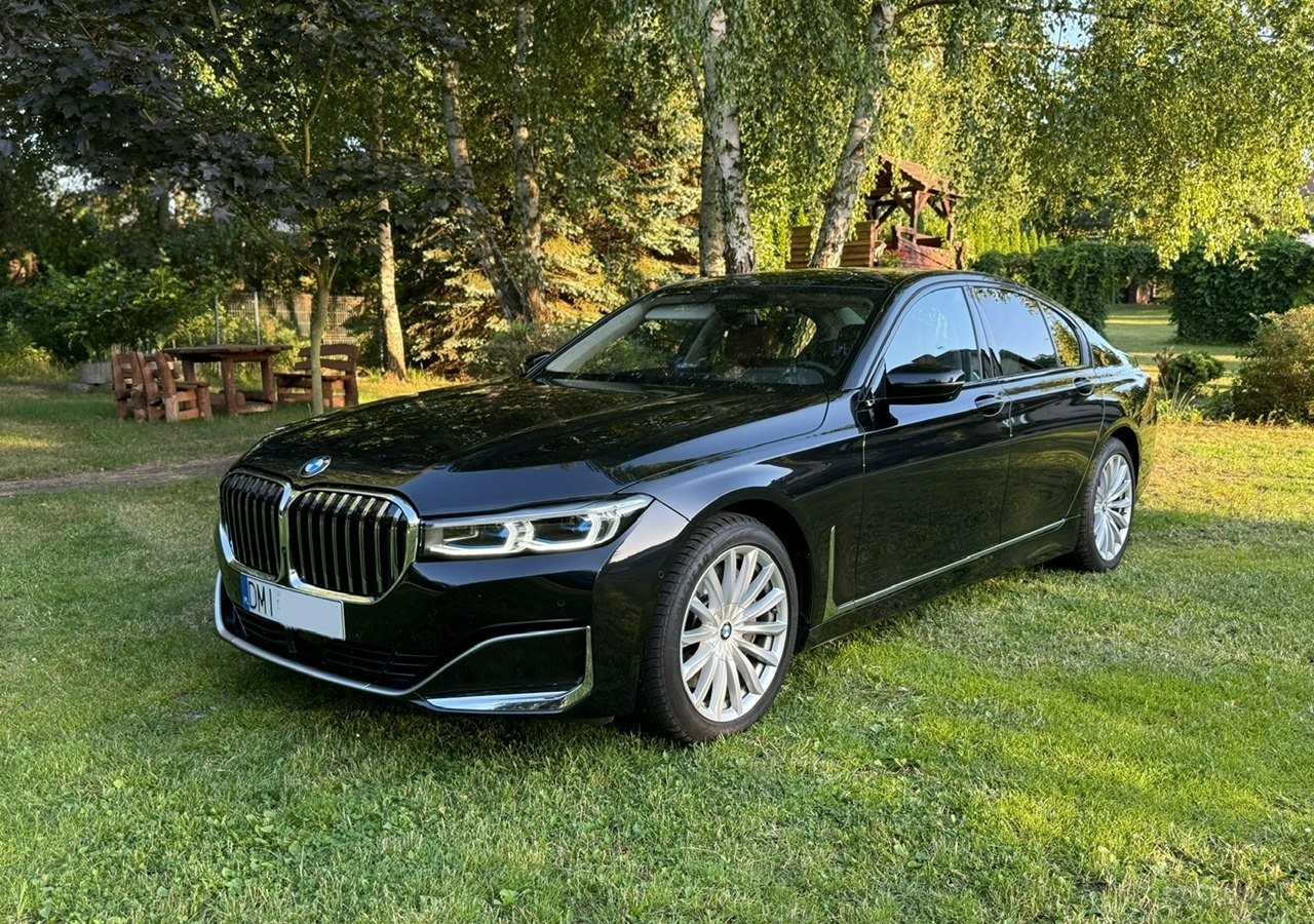 BMW SERIA 7 II (G11/G12) BMW SERIA 7 740d Xdrive 340KM Luxury+Exclusive Masaże Adaptiv Oś Lasery 2022 FV2 - Sedan: picture 3 BMW SERIA 7 II (G11/G12) BMW SERIA 7 740d Xdrive 340KM Luxury+Exclusive Masaże Adaptiv Oś Lasery 2022 FV2 - Sedan: picture 3