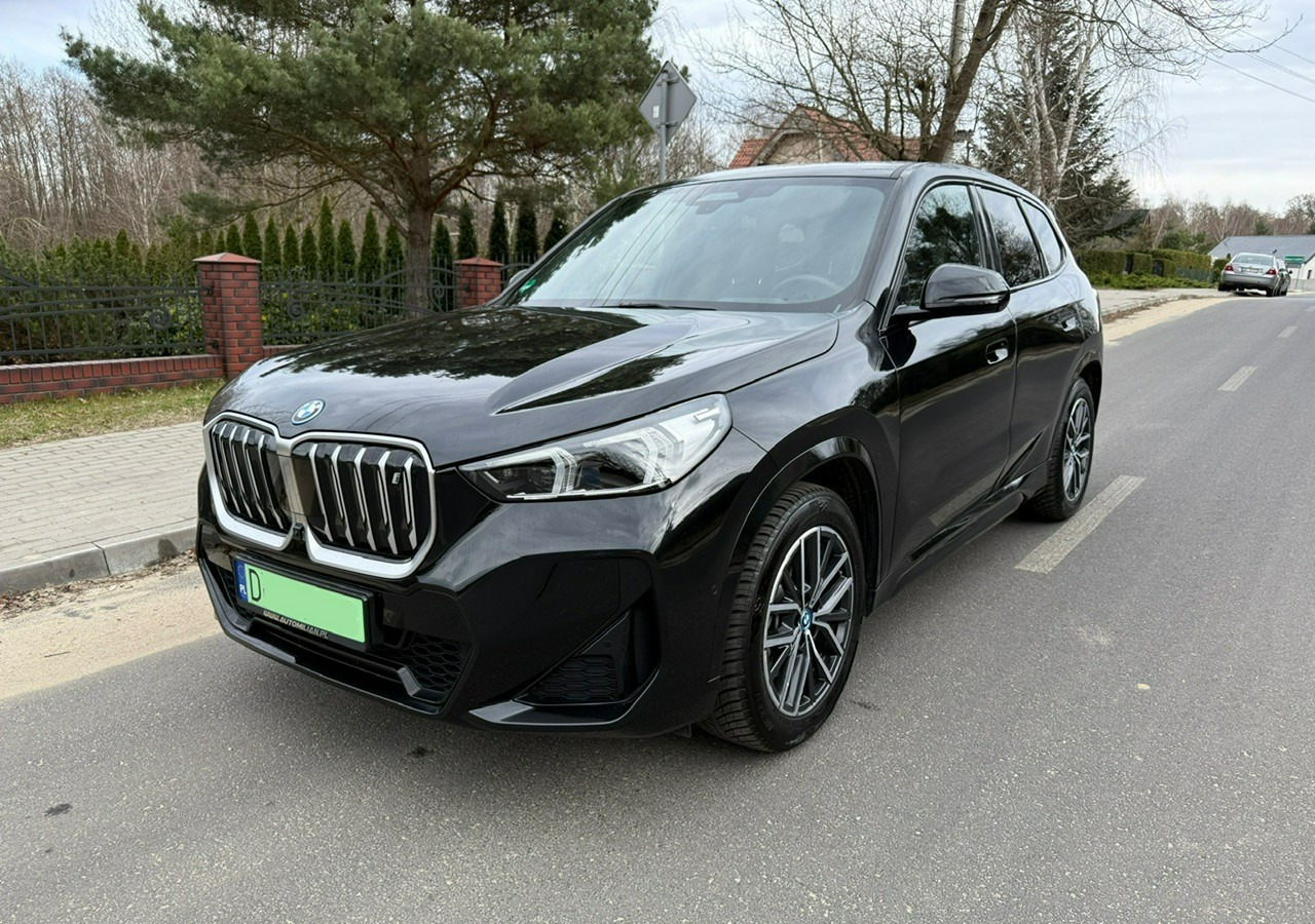 BMW X1 iX1 iX1 xDrive30 313KM M-Sport H/K Panorama AdaptiveLed Masaże Kam360 - SUV: picture 1 BMW X1 iX1 iX1 xDrive30 313KM M-Sport H/K Panorama AdaptiveLed Masaże Kam360 - SUV: picture 1