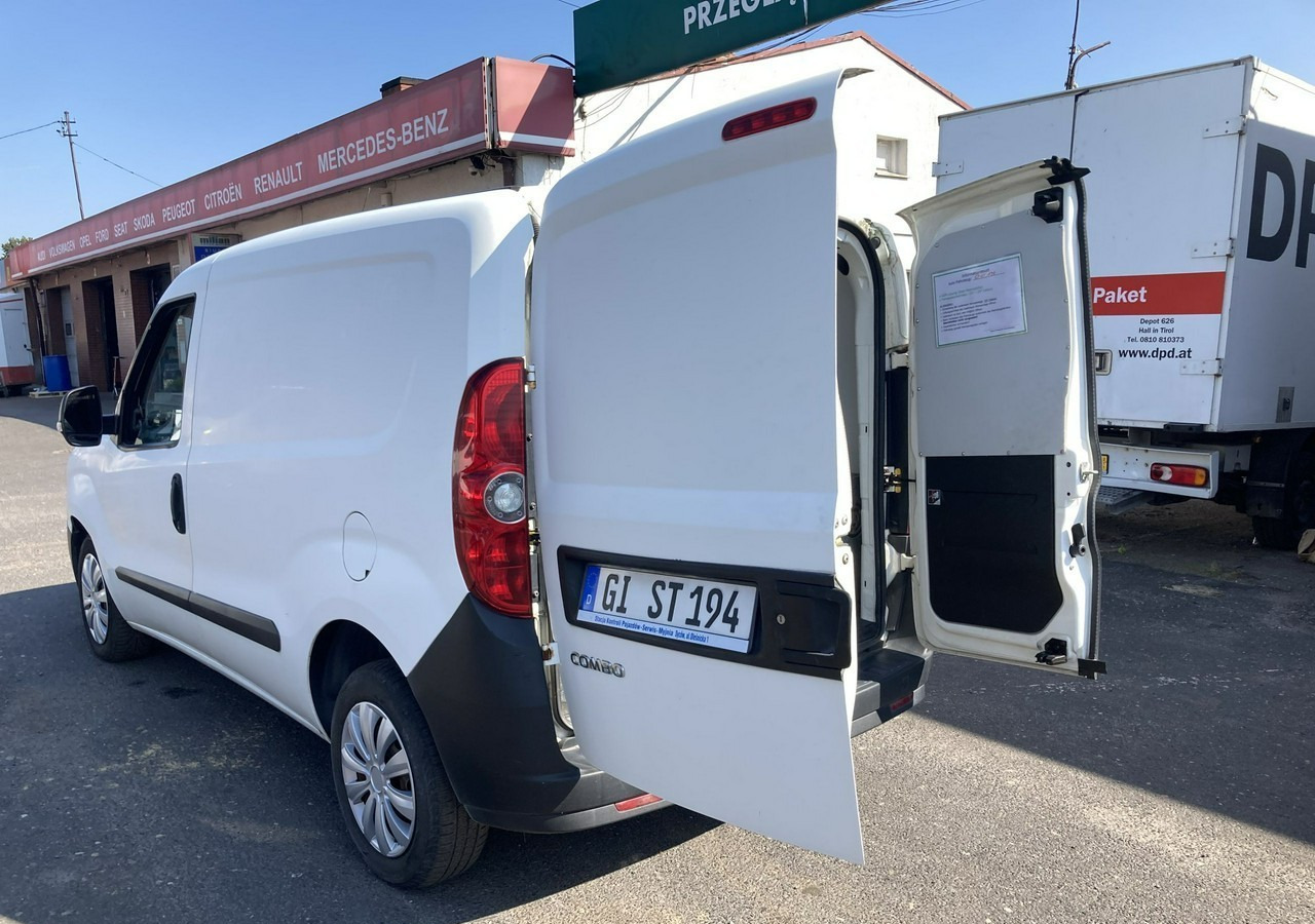 Panel van Fiat Doblo Fiat Doblo 1,3 jtd ECO Flex chłodnia do leków 2013: picture 9