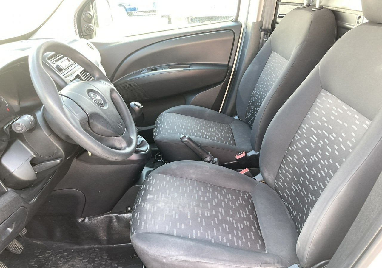 Panel van Fiat Doblo Fiat Doblo 1,3 jtd ECO Flex chłodnia do leków 2013: picture 15