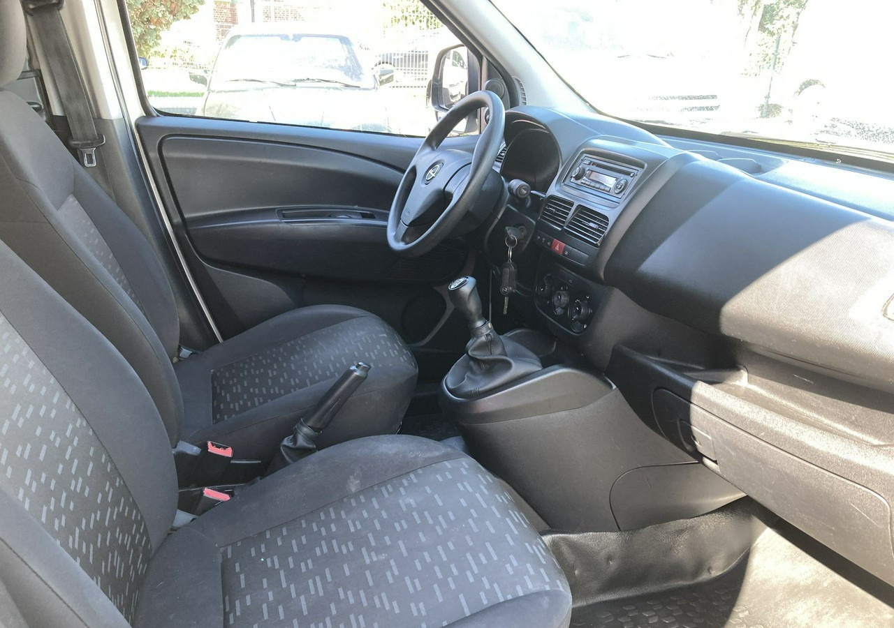 Panel van Fiat Doblo Fiat Doblo 1,3 jtd ECO Flex chłodnia do leków 2013: picture 6