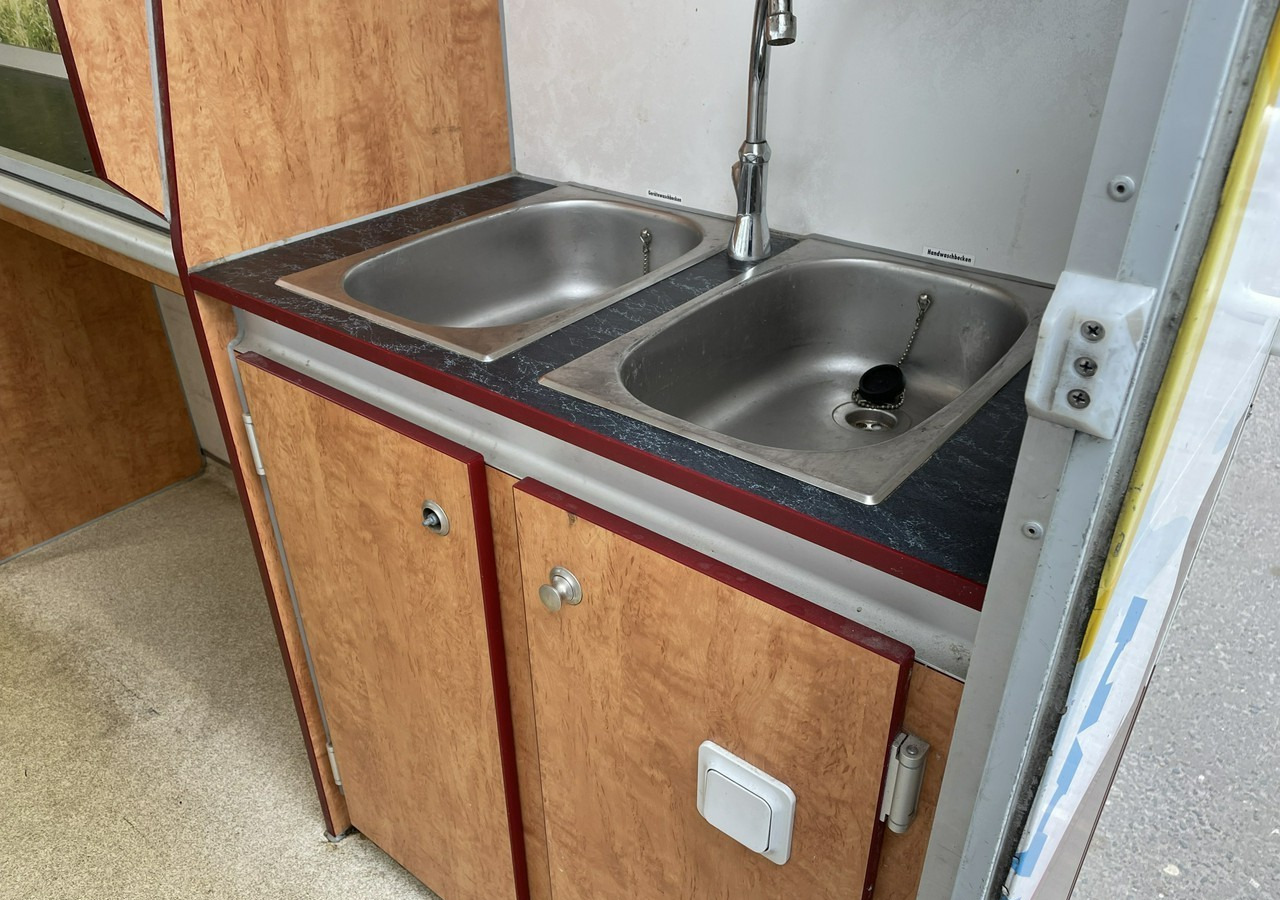 Vending trailer Fiat Ducato Autosklep przyczepa Gastronomiczny Food Truck Foodtruck sklep Borco: picture 13 Vending trailer Fiat Ducato Autosklep przyczepa Gastronomiczny Food Truck Foodtruck sklep Borco: picture 13