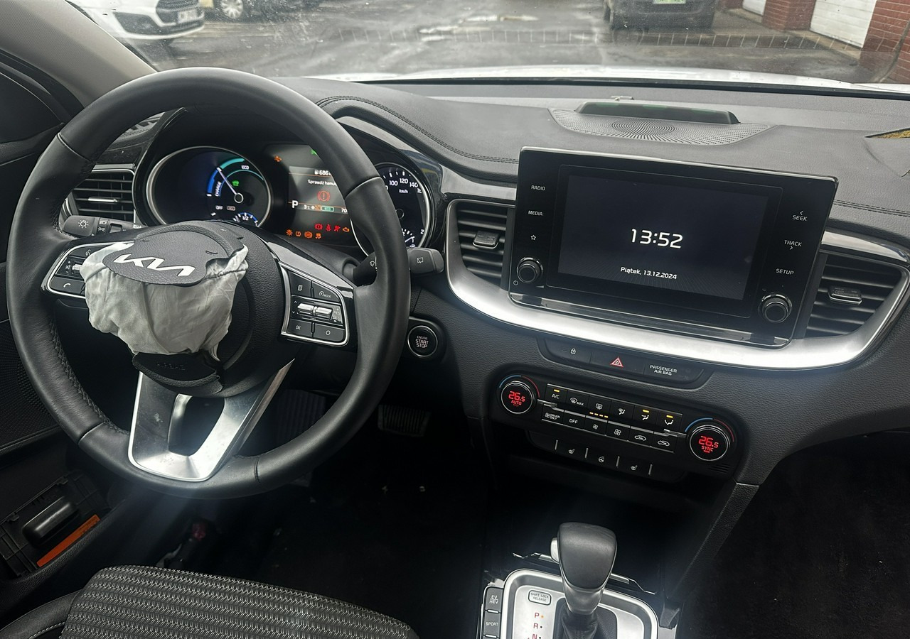 Hatchback Kia Xceed 1.6 GDI Hybryda Plug-in 50 km na prądzie 2022: picture 12