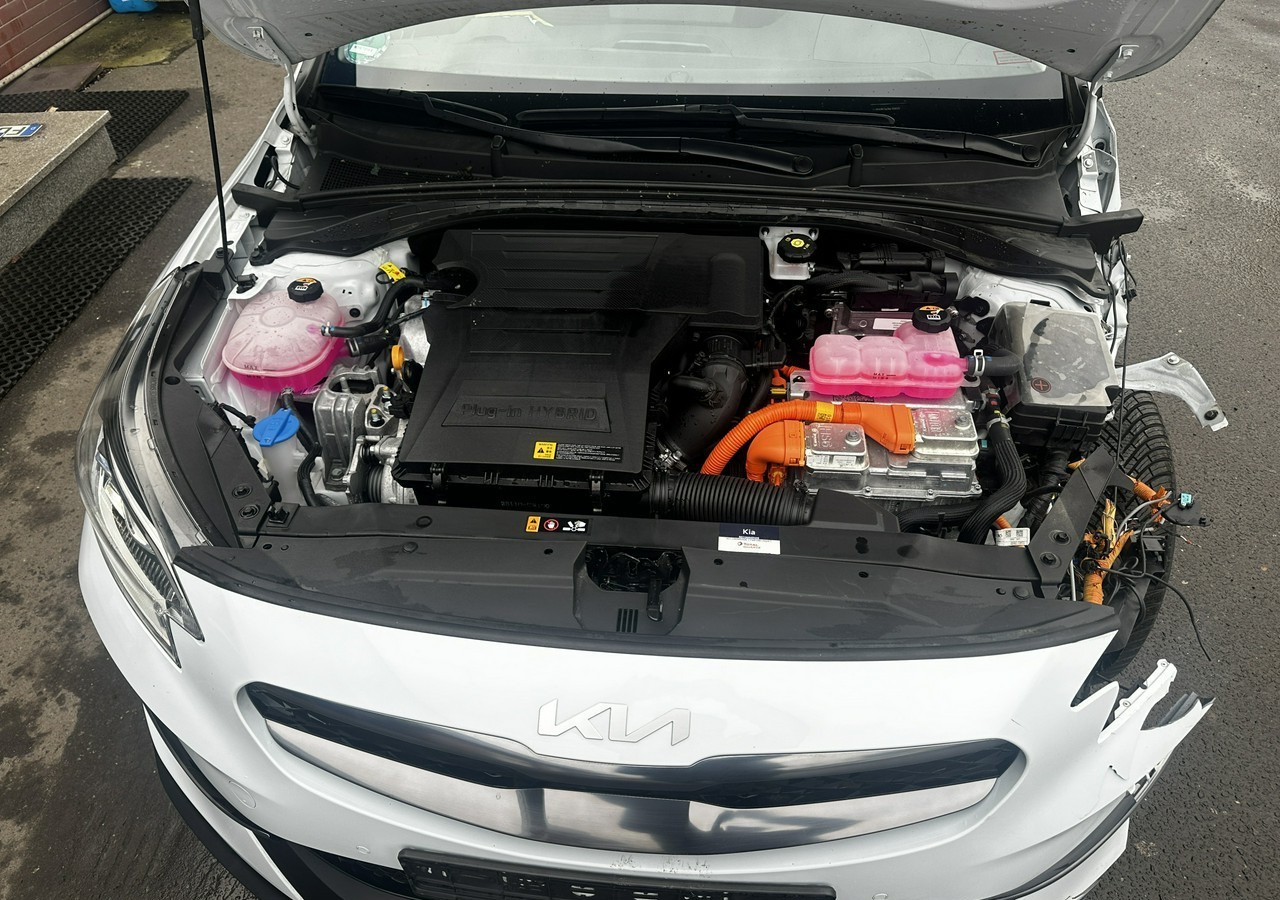 Hatchback Kia Xceed 1.6 GDI Hybryda Plug-in 50 km na prądzie 2022: picture 8