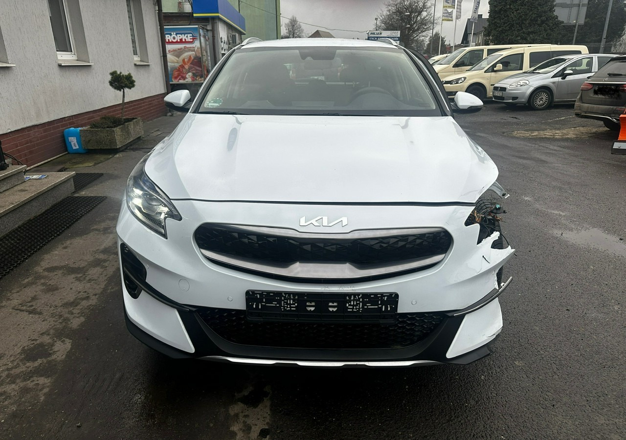 Hatchback Kia Xceed 1.6 GDI Hybryda Plug-in 50 km na prądzie 2022: picture 6