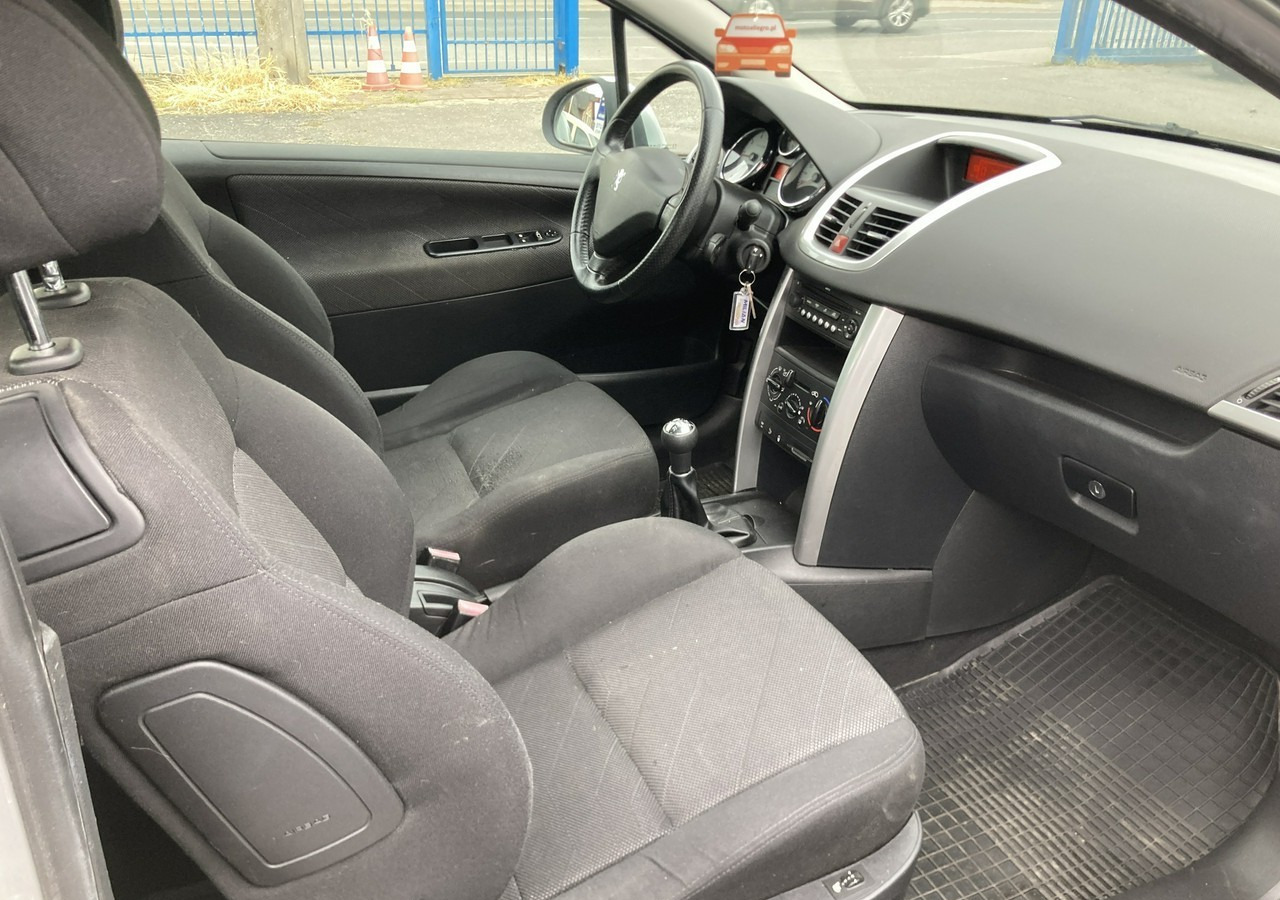Peugeot 207 Peugeot 207 1.6HDI-16V Klima 2007 - Car: picture 5 Peugeot 207 Peugeot 207 1.6HDI-16V Klima 2007 - Car: picture 5