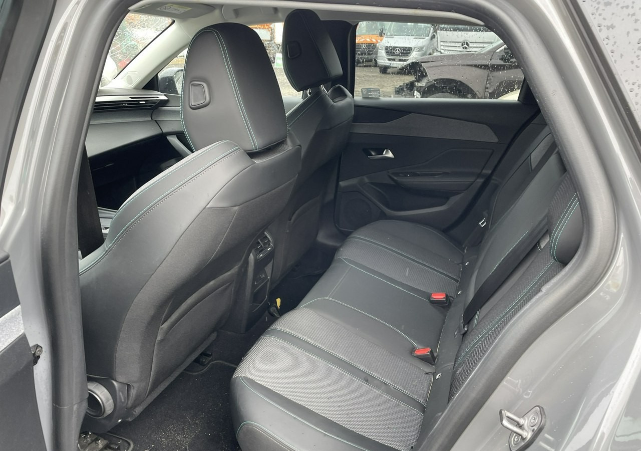 Station wagon Peugeot 308 P5 Peugeot 308 1.5-131KM BlueHDi Allure Pack S&S EAT8 Salon PL 2024: picture 11