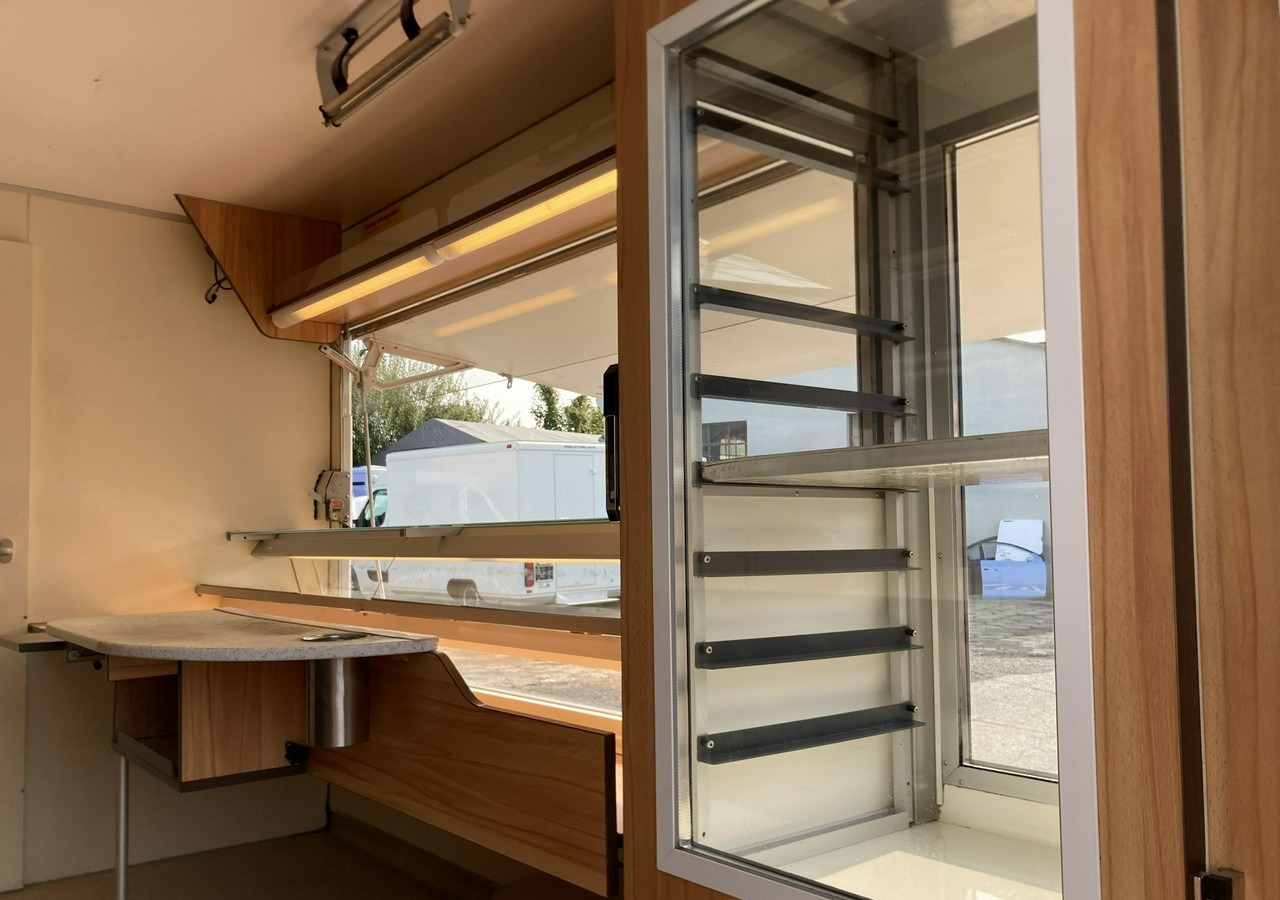 Vending truck Renault Master Autosklep pieczywa Gastronomiczny Food Truck Foodtruck sklep BORCO20: picture 7 Vending truck Renault Master Autosklep pieczywa Gastronomiczny Food Truck Foodtruck sklep BORCO20: picture 7