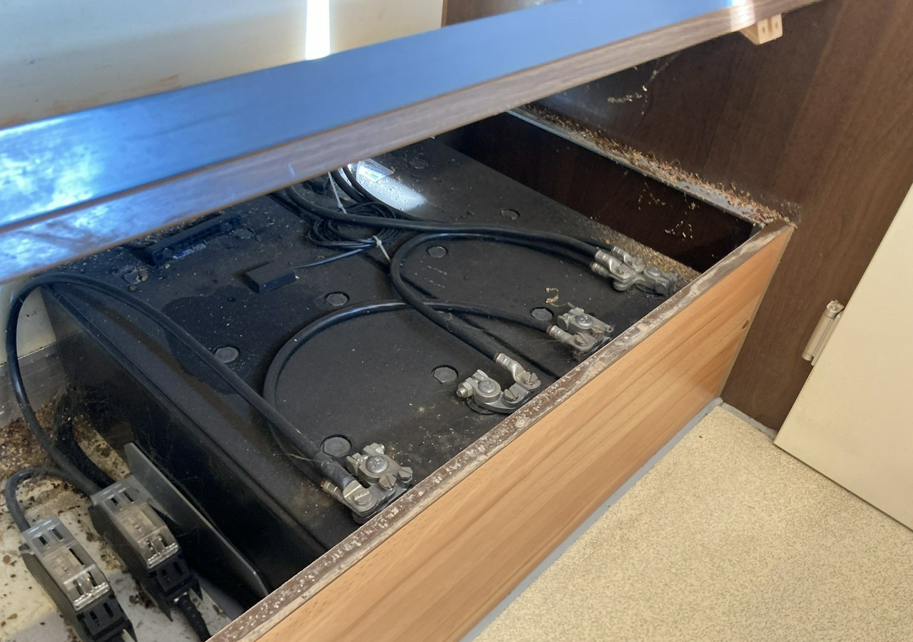 Vending truck Renault Master Autosklep pieczywa Gastronomiczny Food Truck Foodtruck sklep BORCO20: picture 13 Vending truck Renault Master Autosklep pieczywa Gastronomiczny Food Truck Foodtruck sklep BORCO20: picture 13