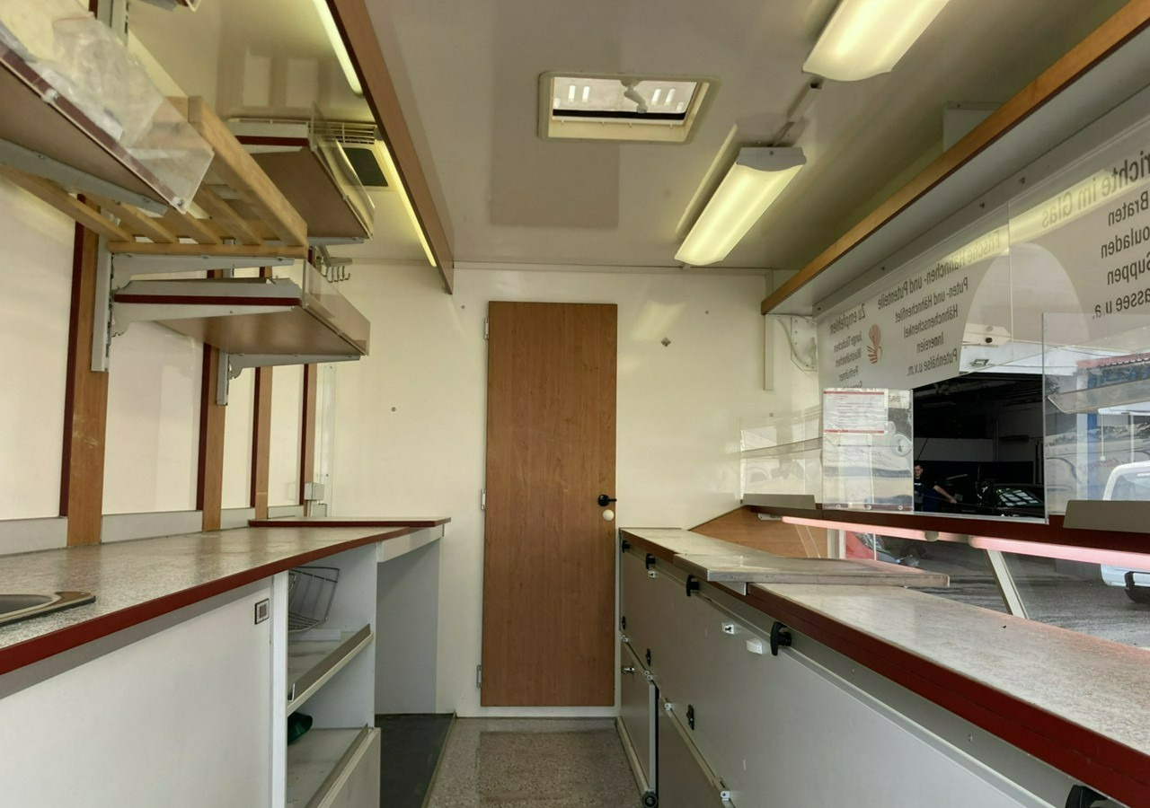 Renault Master Master Autosklep Gastronomiczny Food Truck Foodtruck Sklep bar 2009 - Vending truck: picture 2 Renault Master Master Autosklep Gastronomiczny Food Truck Foodtruck Sklep bar 2009 - Vending truck: picture 2