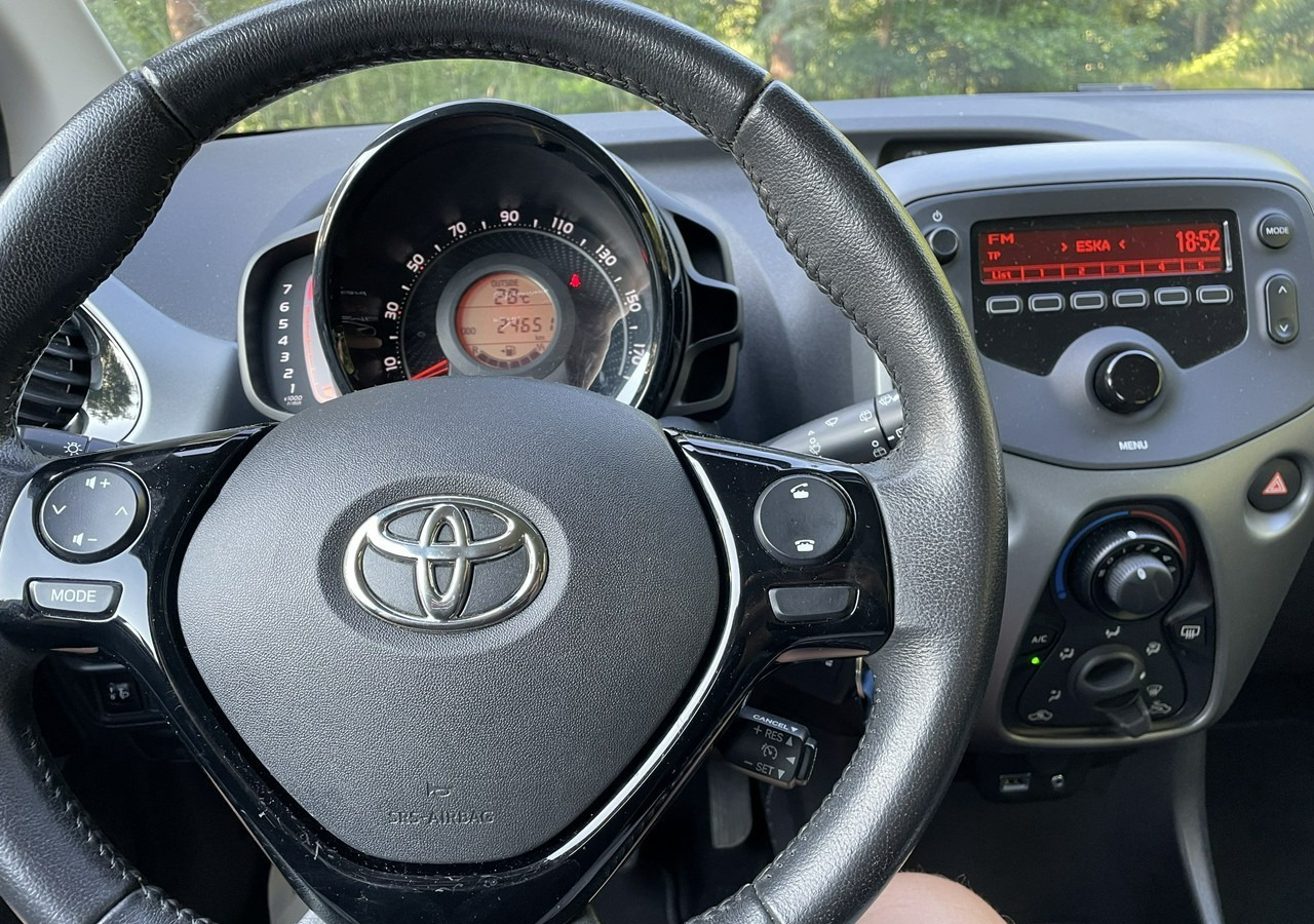 Hatchback Toyota Aygo II Toyota Aygo 1.0-16V Klima Salon PL 24651km Model 2021: picture 13