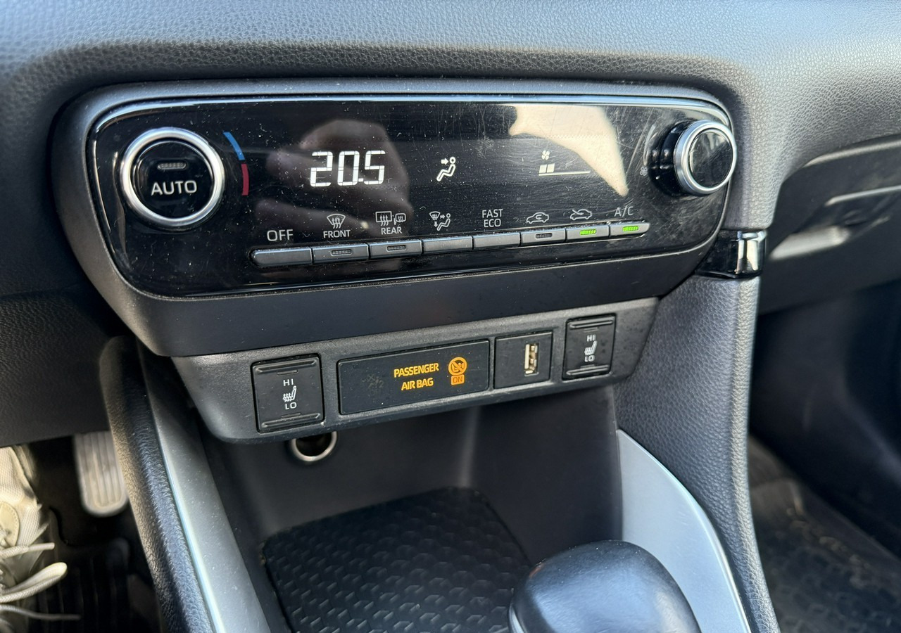 Toyota Yaris IV Toyota Yaris Hybrid 1.5 Active Salon PL 2023 FV 23% - Car: picture 5 Toyota Yaris IV Toyota Yaris Hybrid 1.5 Active Salon PL 2023 FV 23% - Car: picture 5