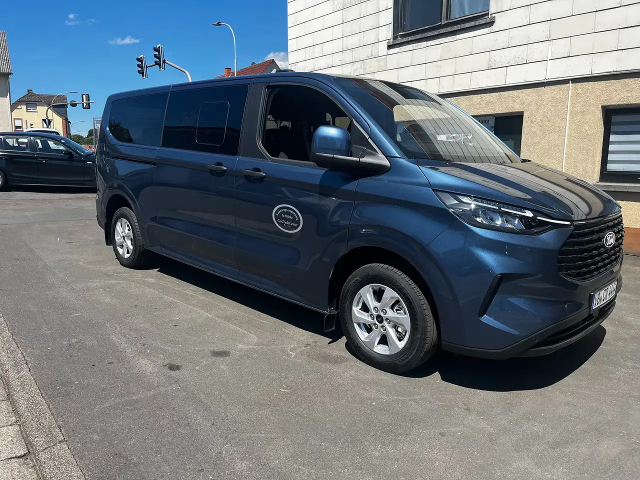Ford Tourneo Custom 320 L2 Tourneo Trend FWD - Minibus, Passenger van: picture 3 Ford Tourneo Custom 320 L2 Tourneo Trend FWD - Minibus, Passenger van: picture 3