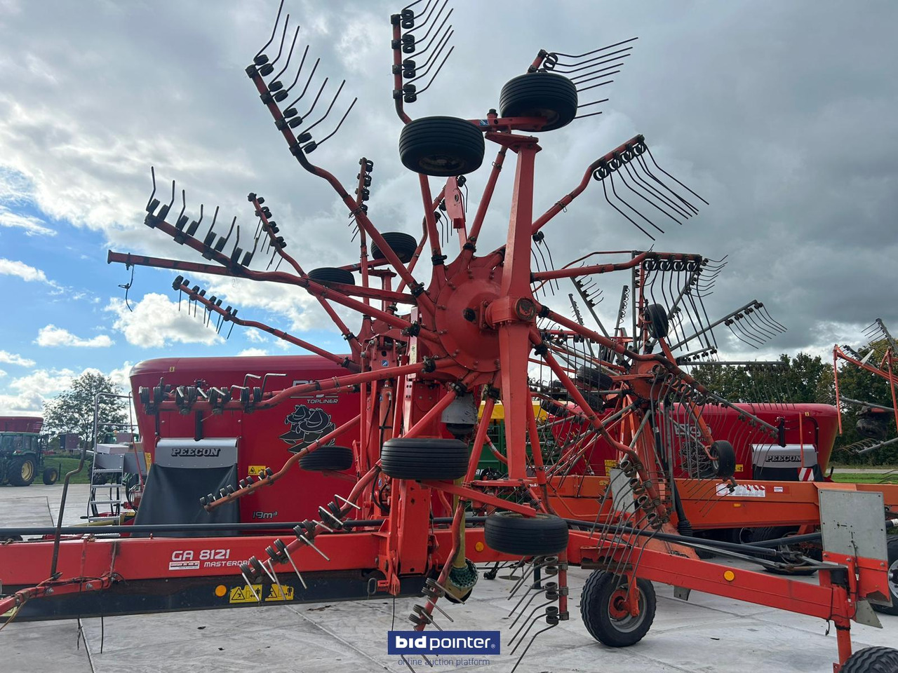 Kuhn GA8121 - Tedder/ Rake: picture 4 Kuhn GA8121 - Tedder/ Rake: picture 4