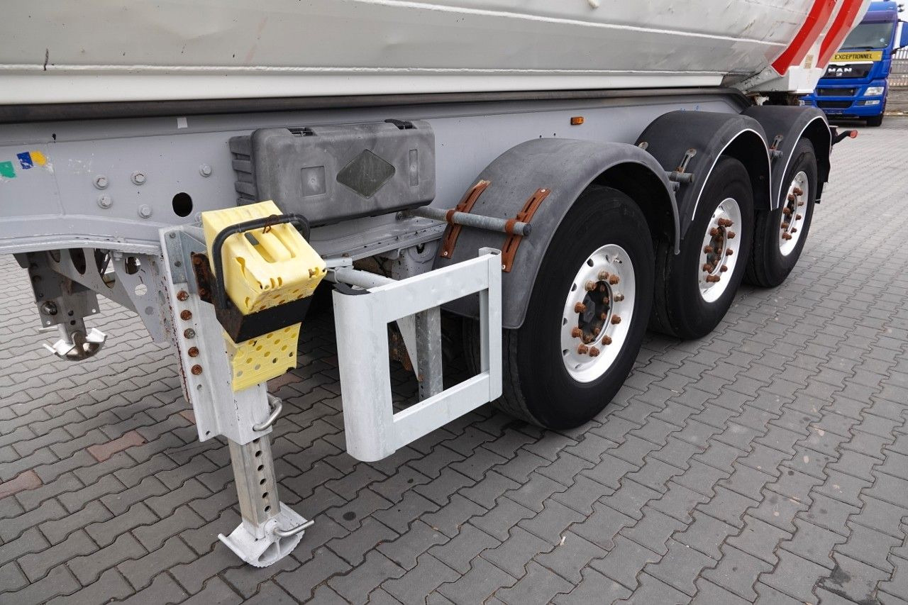 Tipper semi-trailer Benalu MENCI WYWROTKA /28 m3 / ALUMINIOWA / OŚ PODNOSZO: picture 10 Tipper semi-trailer Benalu MENCI WYWROTKA /28 m3 / ALUMINIOWA / OŚ PODNOSZO: picture 10