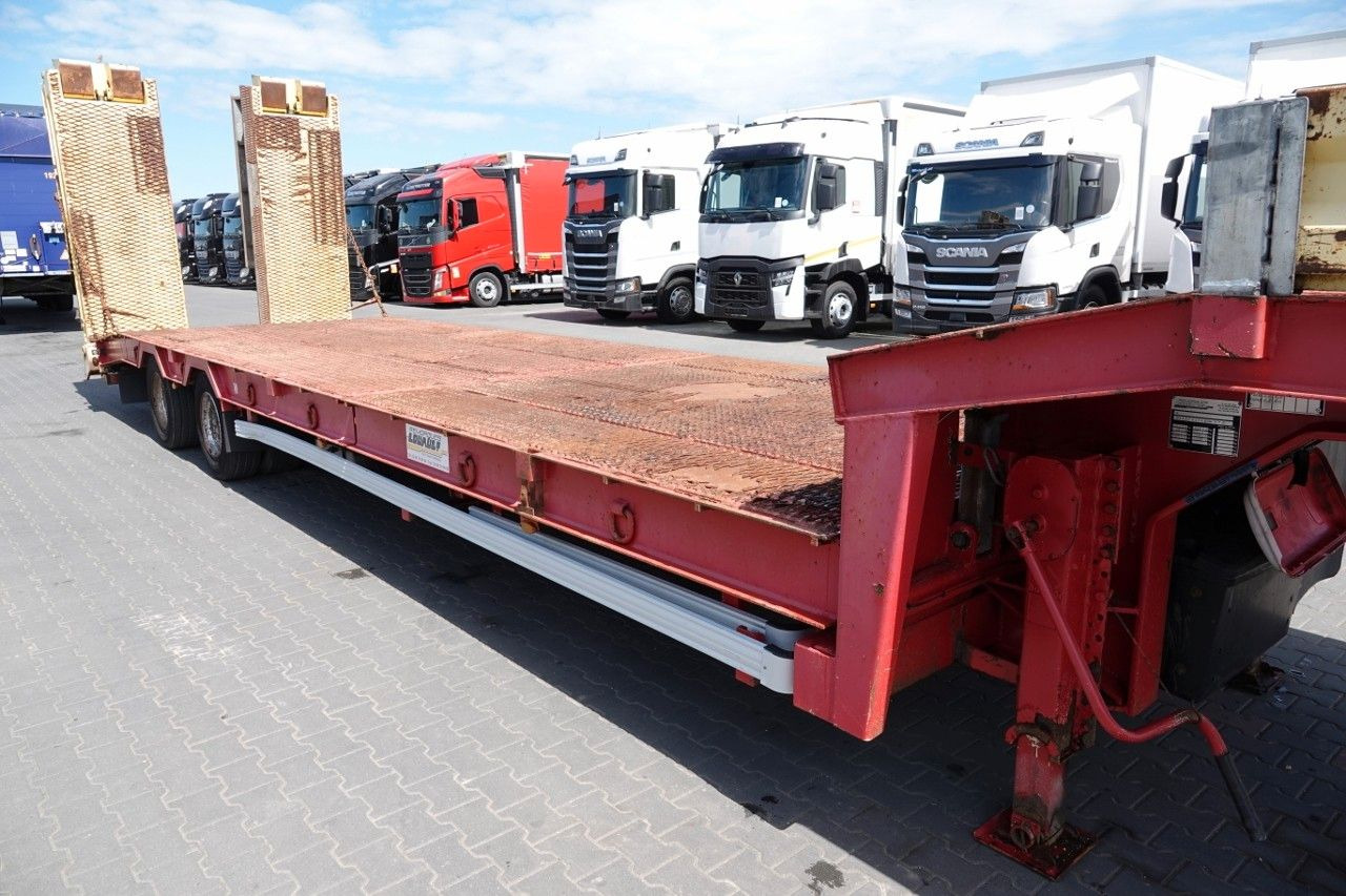 Low loader semi-trailer LAWETA NISKOPODWOZIOWA / NAJAZDY HYDRAULICZNE /: picture 6 Low loader semi-trailer LAWETA NISKOPODWOZIOWA / NAJAZDY HYDRAULICZNE /: picture 6