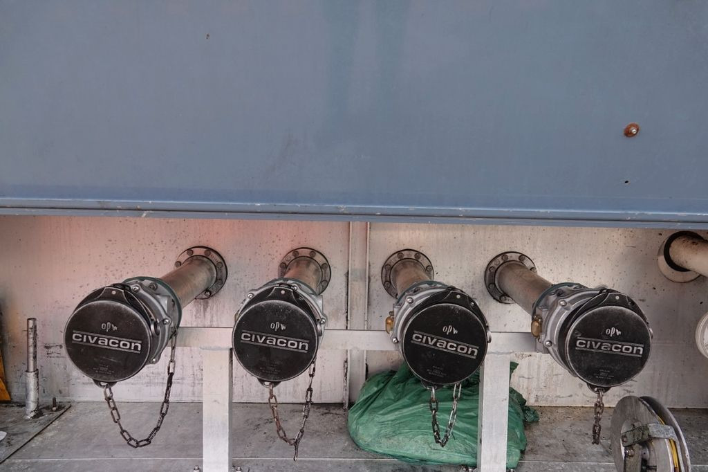 Tank semi-trailer Lag CYSTERNA DO PALIWA / 36200 L / 4 KOMORY Lag CYSTERNA DO PALIWA / 36200 L / 4 KOMORY: picture 13 Tank semi-trailer Lag CYSTERNA DO PALIWA / 36200 L / 4 KOMORY Lag CYSTERNA DO PALIWA / 36200 L / 4 KOMORY: picture 13