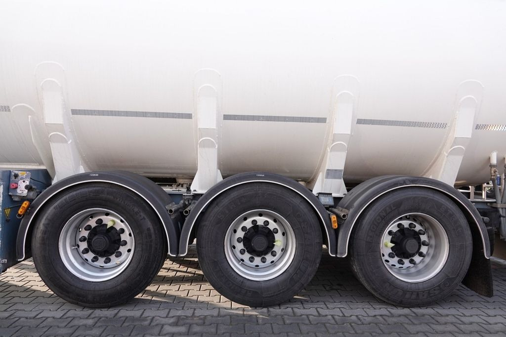 Tank semi-trailer Lag CYSTERNA DO PALIWA / 36200 L / 4 KOMORY Lag CYSTERNA DO PALIWA / 36200 L / 4 KOMORY: picture 8 Tank semi-trailer Lag CYSTERNA DO PALIWA / 36200 L / 4 KOMORY Lag CYSTERNA DO PALIWA / 36200 L / 4 KOMORY: picture 8