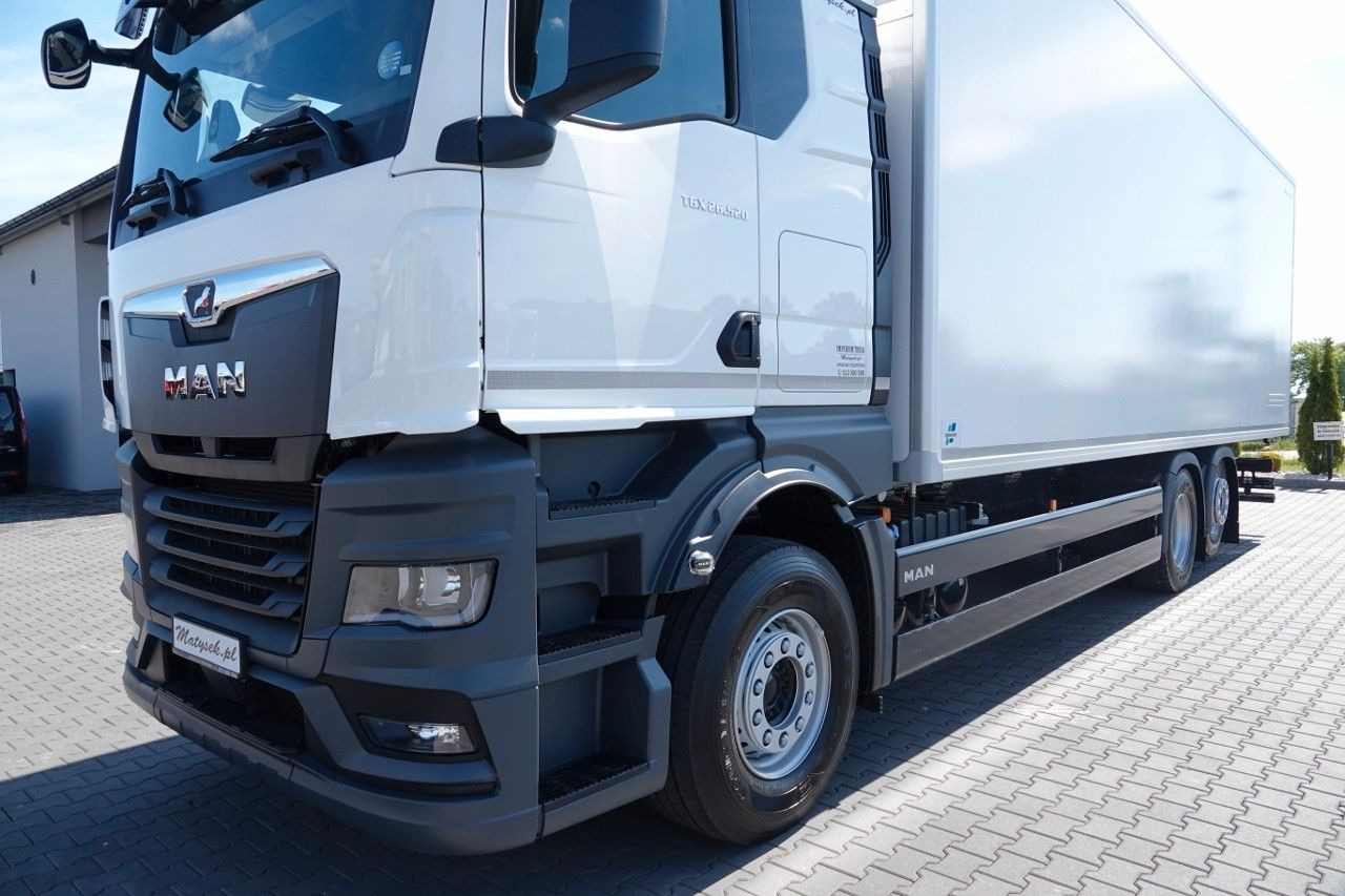 Box truck MAN TGX 26.520 / 6x2 / CHŁODNIA -8,6 M / AGREGAT THE: picture 6 Box truck MAN TGX 26.520 / 6x2 / CHŁODNIA -8,6 M / AGREGAT THE: picture 6