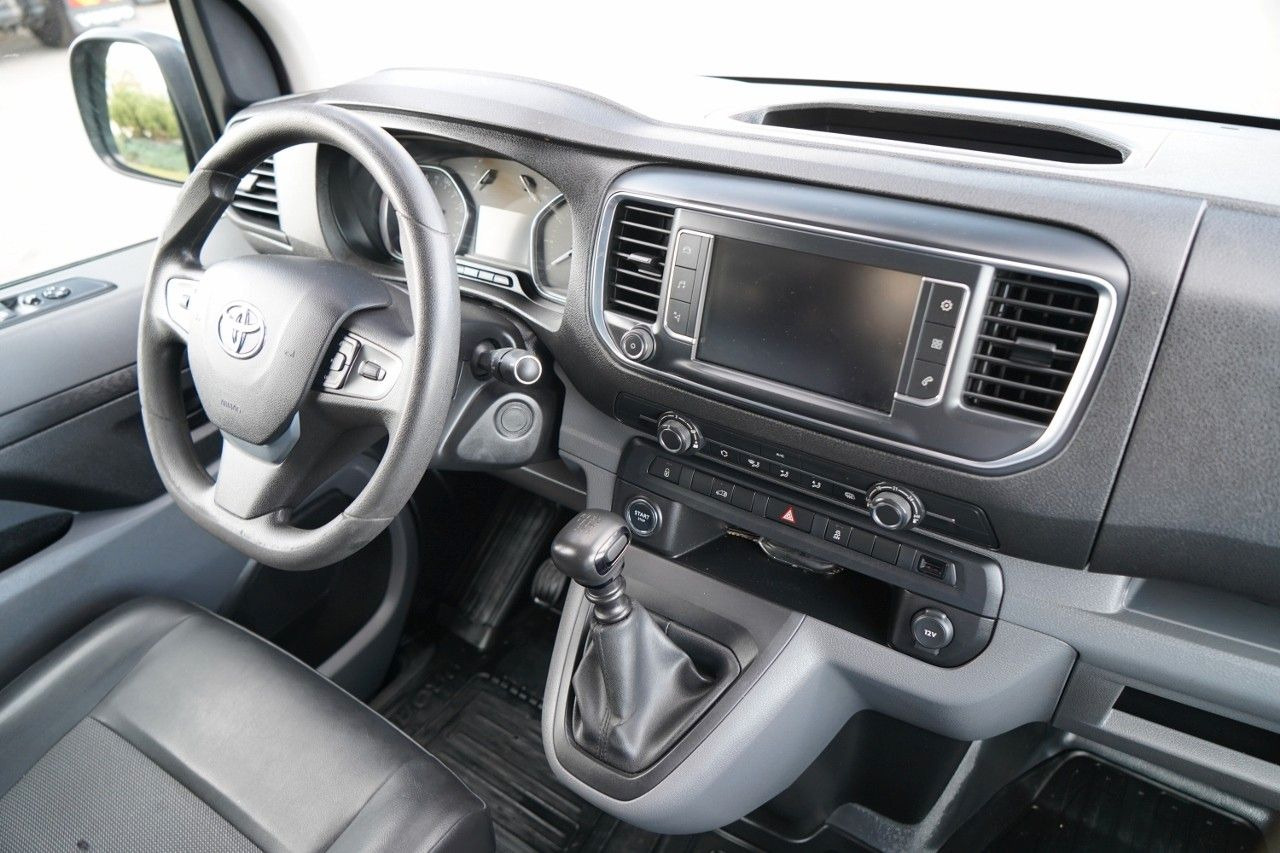 Small van Toyota PROACE / FURGON / BLASZAK / 2.0 D / ZABUDOWA: picture 13 Small van Toyota PROACE / FURGON / BLASZAK / 2.0 D / ZABUDOWA: picture 13