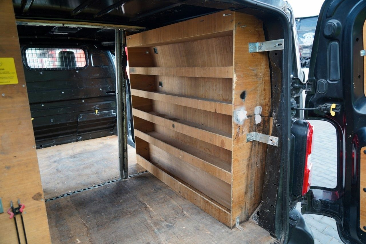 Small van Toyota PROACE / FURGON / BLASZAK / 2.0 D / ZABUDOWA: picture 11 Small van Toyota PROACE / FURGON / BLASZAK / 2.0 D / ZABUDOWA: picture 11