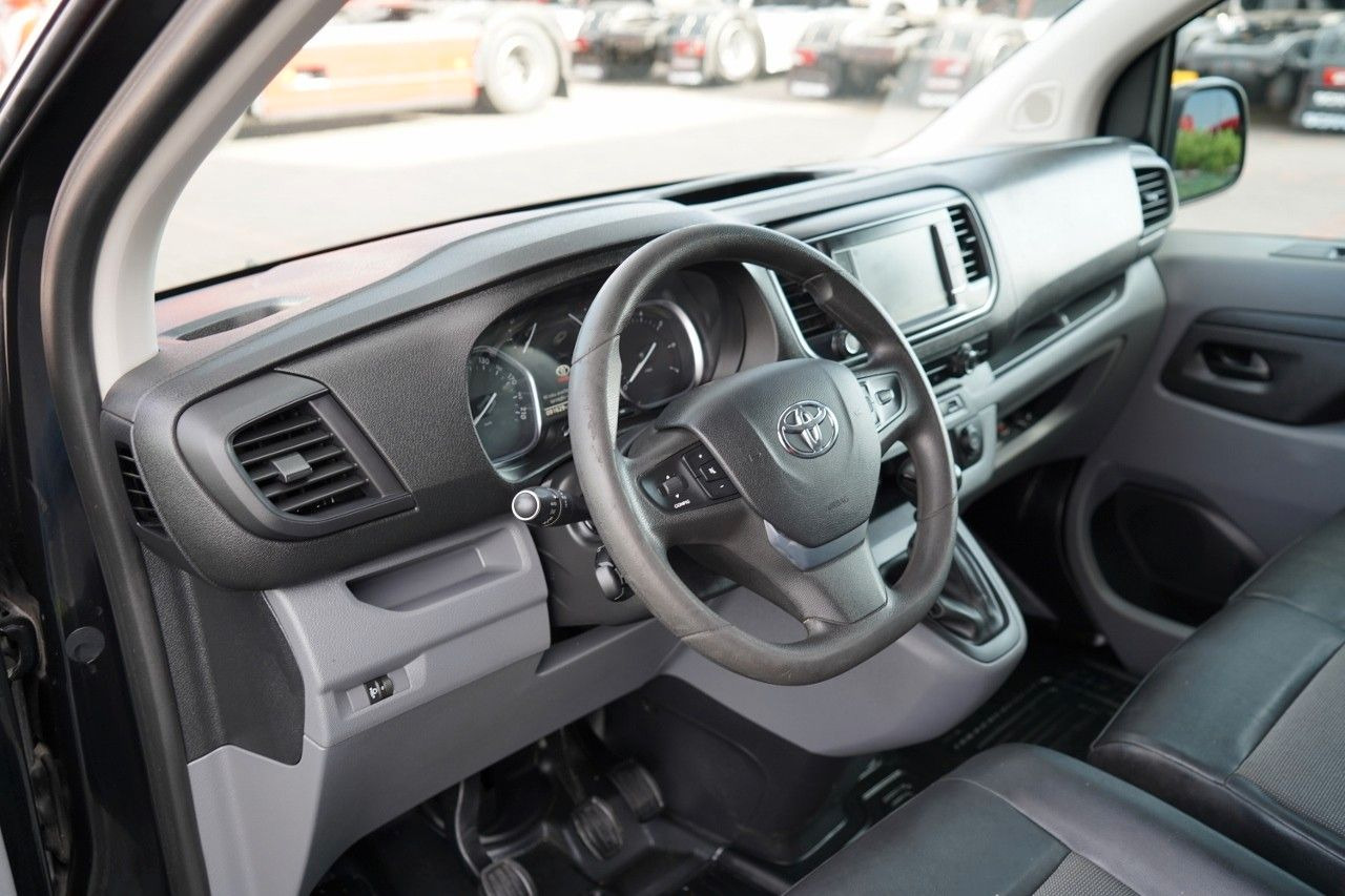 Small van Toyota PROACE / FURGON / BLASZAK / 2.0 D / ZABUDOWA: picture 12 Small van Toyota PROACE / FURGON / BLASZAK / 2.0 D / ZABUDOWA: picture 12