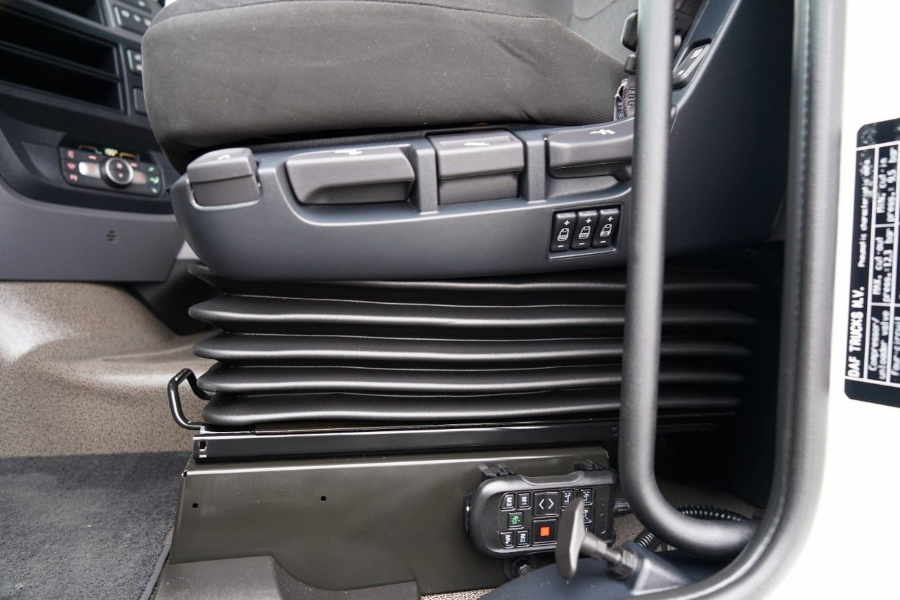 Tractor unit DAF XF 480 / SUPER SPACE CAB / OPONY 100% / 2021 ROK: picture 23