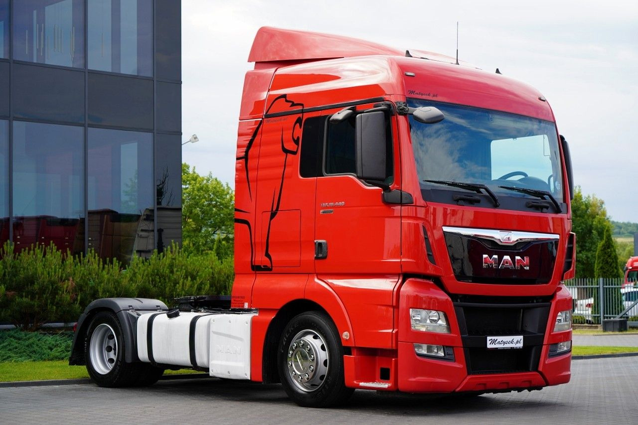 MAN TGX 18.440 / RETARDER / MEGA / LOWDECK / NAVI - Tractor unit: picture 1 MAN TGX 18.440 / RETARDER / MEGA / LOWDECK / NAVI - Tractor unit: picture 1