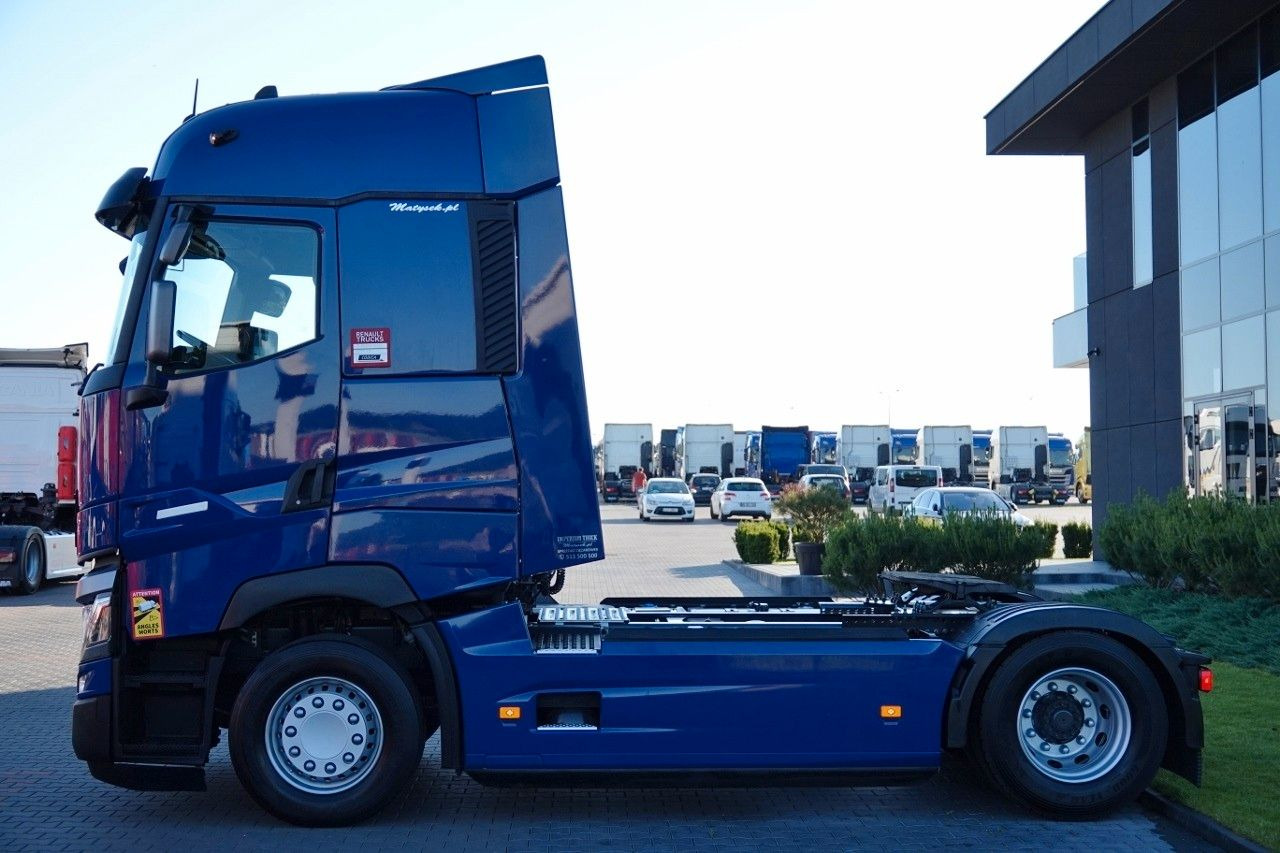Renault T 520 / 13 L / RETARDER / I-PARK COOL / SKÓRY / Renault T 520 / 13 L / RETARDER / I-PARK COOL / SKÓRY / - Tractor unit: picture 3 Renault T 520 / 13 L / RETARDER / I-PARK COOL / SKÓRY / Renault T 520 / 13 L / RETARDER / I-PARK COOL / SKÓRY / - Tractor unit: picture 3