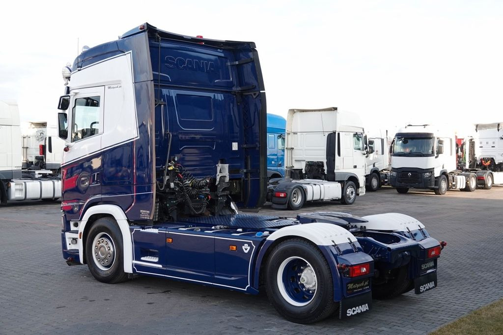 Scania S 580 / V8 / RETARDER / FULL AIRMATIC / I-PARK C - Tractor unit: picture 4 Scania S 580 / V8 / RETARDER / FULL AIRMATIC / I-PARK C - Tractor unit: picture 4