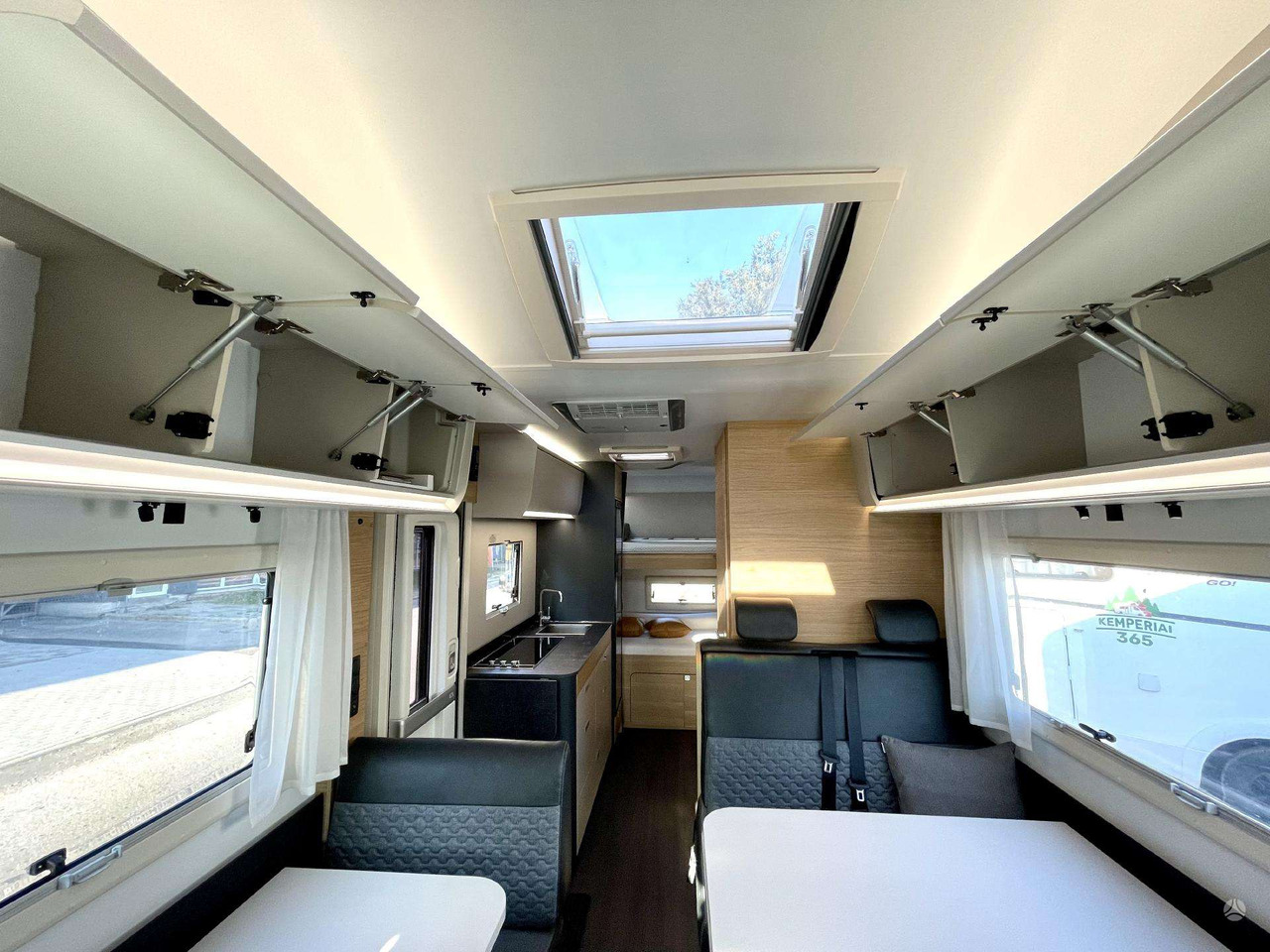 Adria Coral XL 650DK - Alcove motorhome: picture 5 Adria Coral XL 650DK - Alcove motorhome: picture 5