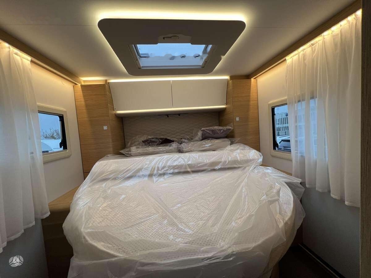 New Integrated motorhome Adria Sonic Plus 700DC: picture 8