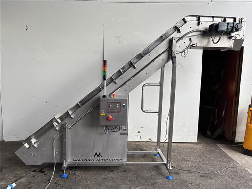 Maverick Automation Flighted elevator conveyor - Conveyor: picture 1 Maverick Automation Flighted elevator conveyor - Conveyor: picture 1