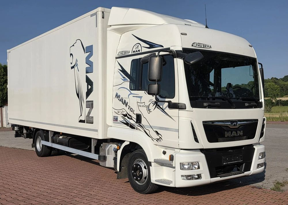 MAN TGL 12.250 / KONTENER / IZOTERMA / WINDA / 2019R / EURO 6 / PEŁEN SERWIS / 6 TON ŁADOWNOŚĆ / SPROWADZONY / ZADBANY / JAK NOWY / KSIĄŻKA SERWISOWA / E6 / 17 PALET - Box truck: picture 2 MAN TGL 12.250 / KONTENER / IZOTERMA / WINDA / 2019R / EURO 6 / PEŁEN SERWIS / 6 TON ŁADOWNOŚĆ / SPROWADZONY / ZADBANY / JAK NOWY / KSIĄŻKA SERWISOWA / E6 / 17 PALET - Box truck: picture 2