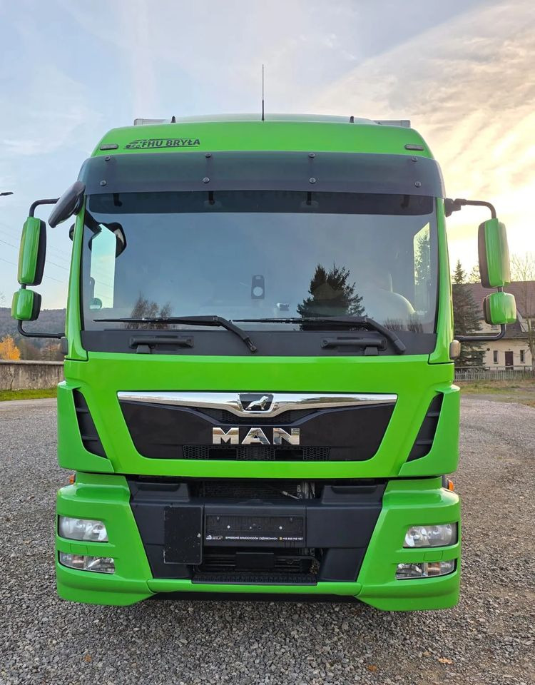 MAN TGM 18.320 / 18.290 / 15.290 / IZOTERMA / WINDA / 19PALET / E6 / 08.2018 / LIFT / SPROWADZONY / AUTOMAT / SYPIALKA / PIERWSZY WŁAŚCICIEL / BOCZNE DRZWI / STAN BARDZO DOBRY - Refrigerator truck: picture 3 MAN TGM 18.320 / 18.290 / 15.290 / IZOTERMA / WINDA / 19PALET / E6 / 08.2018 / LIFT / SPROWADZONY / AUTOMAT / SYPIALKA / PIERWSZY WŁAŚCICIEL / BOCZNE DRZWI / STAN BARDZO DOBRY - Refrigerator truck: picture 3