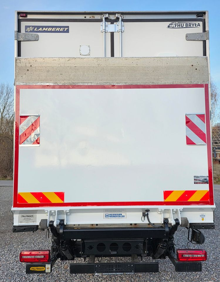 Refrigerator truck MAN TGM 18.320 / 18.290 / 15.290 / IZOTERMA / WINDA / 19PALET / E6 / 08.2018 / LIFT / SPROWADZONY / AUTOMAT / SYPIALKA / PIERWSZY WŁAŚCICIEL / BOCZNE DRZWI / STAN BARDZO DOBRY: picture 6 Refrigerator truck MAN TGM 18.320 / 18.290 / 15.290 / IZOTERMA / WINDA / 19PALET / E6 / 08.2018 / LIFT / SPROWADZONY / AUTOMAT / SYPIALKA / PIERWSZY WŁAŚCICIEL / BOCZNE DRZWI / STAN BARDZO DOBRY: picture 6