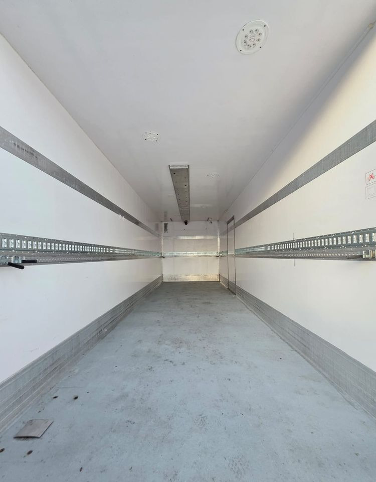 Refrigerator truck MAN TGM 18.320 / 18.290 / 15.290 / IZOTERMA / WINDA / 19PALET / E6 / 08.2018 / LIFT / SPROWADZONY / AUTOMAT / SYPIALKA / PIERWSZY WŁAŚCICIEL / BOCZNE DRZWI / STAN BARDZO DOBRY: picture 14 Refrigerator truck MAN TGM 18.320 / 18.290 / 15.290 / IZOTERMA / WINDA / 19PALET / E6 / 08.2018 / LIFT / SPROWADZONY / AUTOMAT / SYPIALKA / PIERWSZY WŁAŚCICIEL / BOCZNE DRZWI / STAN BARDZO DOBRY: picture 14