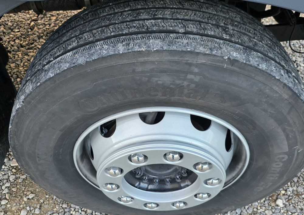 Refrigerator truck MAN TGM 18.320 / 18.290 / 15.290 / IZOTERMA / WINDA / 19PALET / E6 / 08.2018 / LIFT / SPROWADZONY / AUTOMAT / SYPIALKA / PIERWSZY WŁAŚCICIEL / BOCZNE DRZWI / STAN BARDZO DOBRY: picture 16 Refrigerator truck MAN TGM 18.320 / 18.290 / 15.290 / IZOTERMA / WINDA / 19PALET / E6 / 08.2018 / LIFT / SPROWADZONY / AUTOMAT / SYPIALKA / PIERWSZY WŁAŚCICIEL / BOCZNE DRZWI / STAN BARDZO DOBRY: picture 16