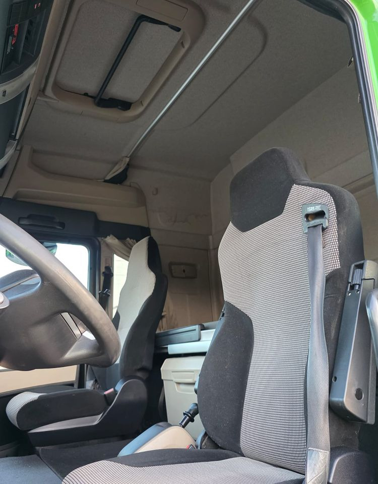 Refrigerator truck MAN TGM 18.320 / 18.290 / 15.290 / IZOTERMA / WINDA / 19PALET / E6 / 08.2018 / LIFT / SPROWADZONY / AUTOMAT / SYPIALKA / PIERWSZY WŁAŚCICIEL / BOCZNE DRZWI / STAN BARDZO DOBRY: picture 19 Refrigerator truck MAN TGM 18.320 / 18.290 / 15.290 / IZOTERMA / WINDA / 19PALET / E6 / 08.2018 / LIFT / SPROWADZONY / AUTOMAT / SYPIALKA / PIERWSZY WŁAŚCICIEL / BOCZNE DRZWI / STAN BARDZO DOBRY: picture 19