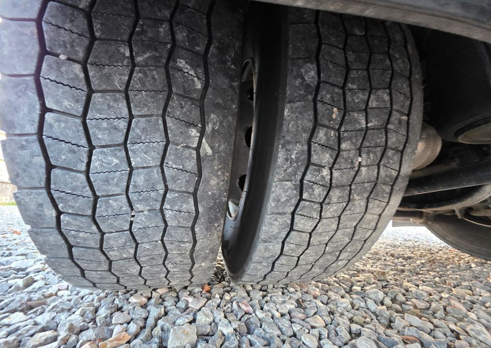 Refrigerator truck MAN TGM 18.320 / 18.290 / 15.290 / IZOTERMA / WINDA / 19PALET / E6 / 08.2018 / LIFT / SPROWADZONY / AUTOMAT / SYPIALKA / PIERWSZY WŁAŚCICIEL / BOCZNE DRZWI / STAN BARDZO DOBRY: picture 17 Refrigerator truck MAN TGM 18.320 / 18.290 / 15.290 / IZOTERMA / WINDA / 19PALET / E6 / 08.2018 / LIFT / SPROWADZONY / AUTOMAT / SYPIALKA / PIERWSZY WŁAŚCICIEL / BOCZNE DRZWI / STAN BARDZO DOBRY: picture 17